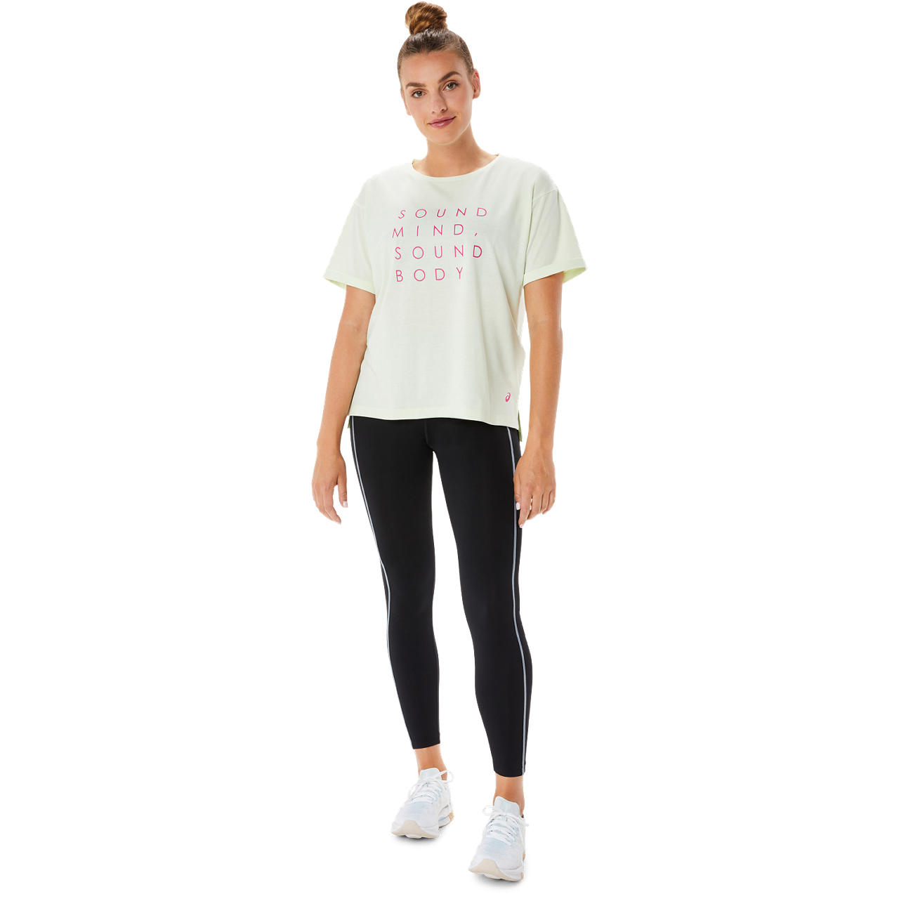 ASICS WOMEN TRAINING CORE RELAXED GRAPHIC TEE, WHISPER GREEN, swatch