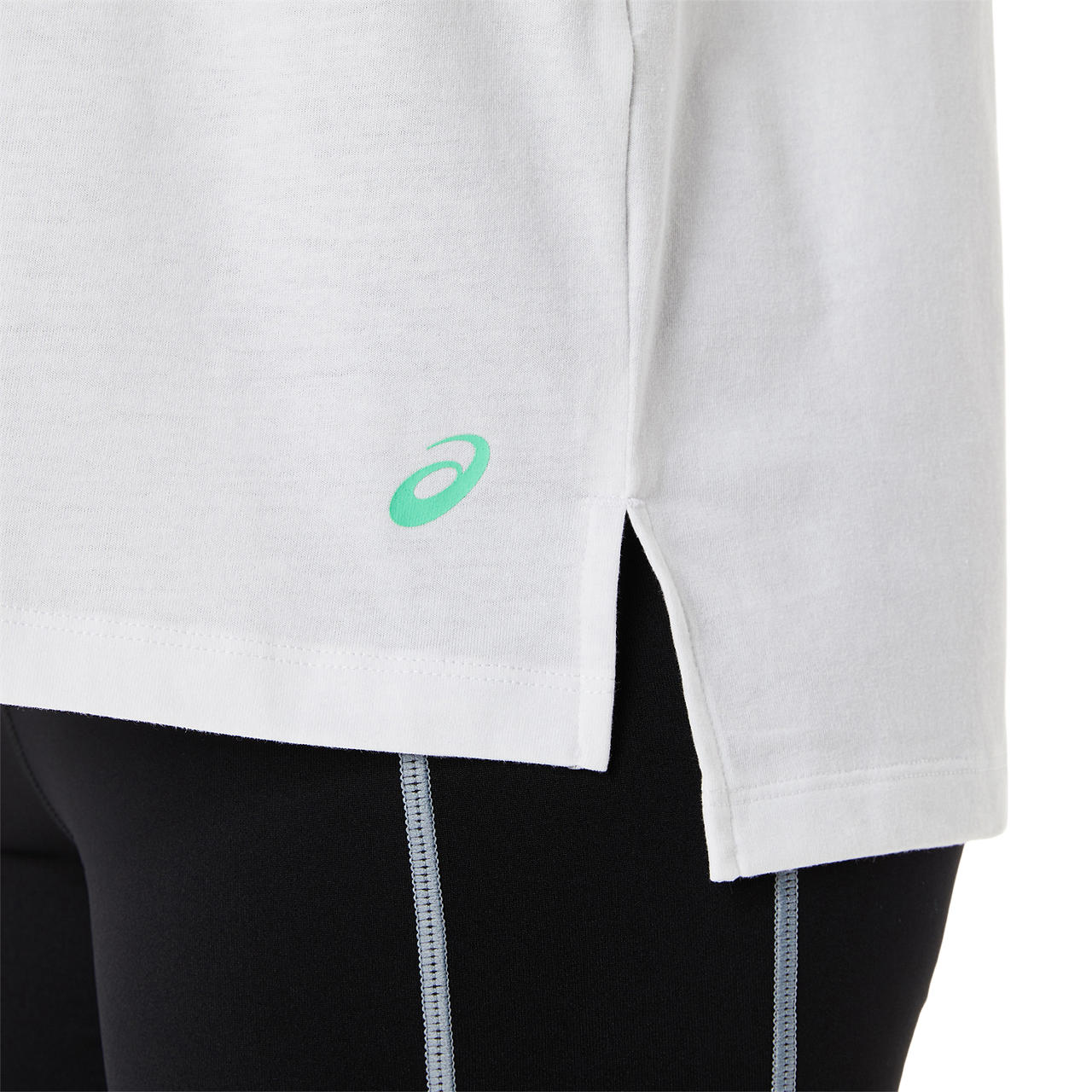 ASICS WOMEN TRAINING CORE RELAXED GRAPHIC TEE image number null